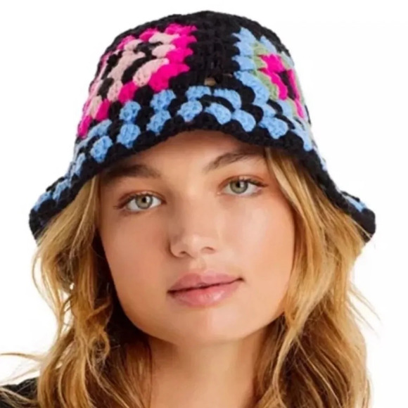 Aqua Accessories - NWT $78 Bloomingdale’s Aqua Beanie Crochet Granny Square Black Pink Bucket Hat